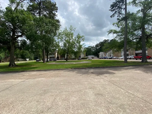 Brookhollow Apartments