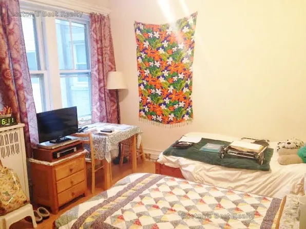 5 Fuller St APT 3, Brookline, MA 02446