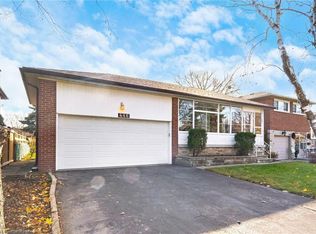 446 Valleyfield Dr, Mississauga, ON L5A1K9