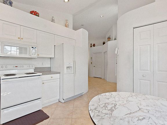 5th image of 7809 Stirling Bridge Blvd S