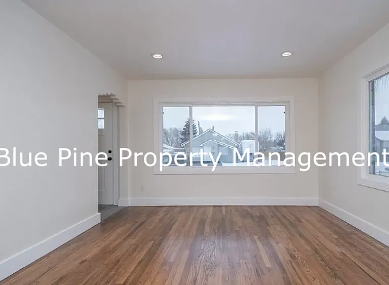 375 W 18th St — Photo 2