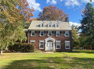 1387 Clearview Rd, Lyndhurst, OH 44124