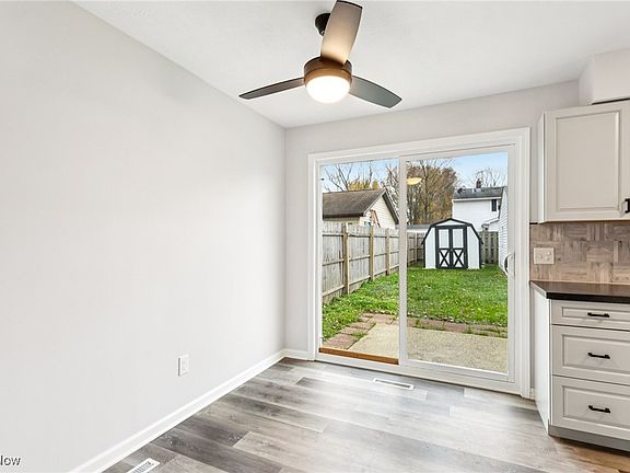 5th image of 126 Plymouth Dr