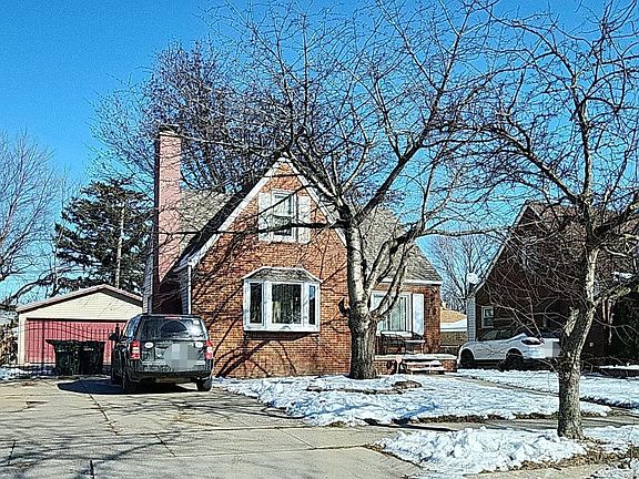 3rd image of 15232 Arlington Ave