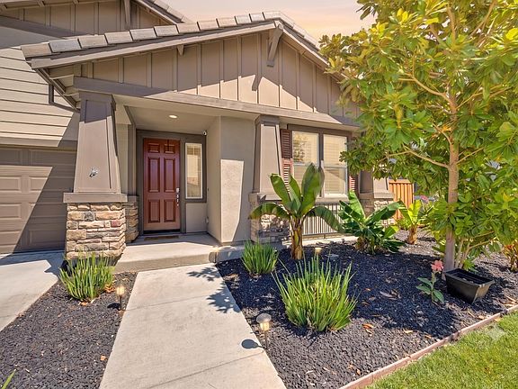 4th image of 584 Kingbird Cir