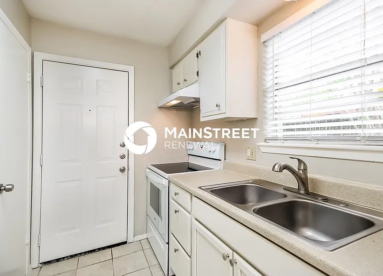 23123 Newgate Dr — Photo 6