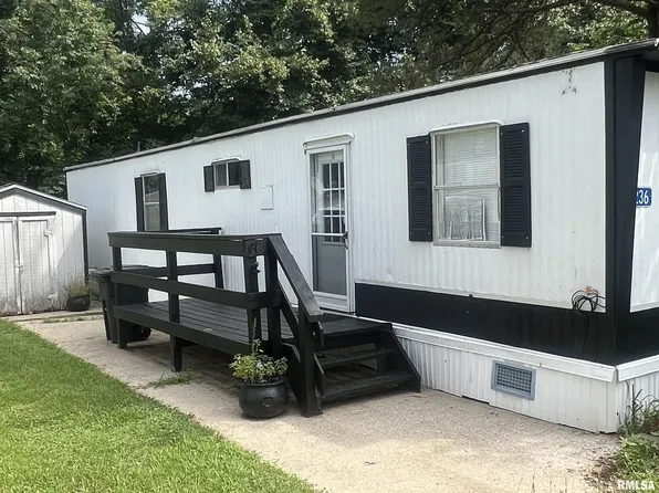 236 Circle Dr, Metamora, IL 61548
