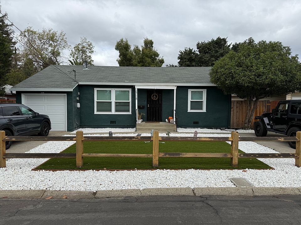 Front view. Note: Two drive ways on each side of house.