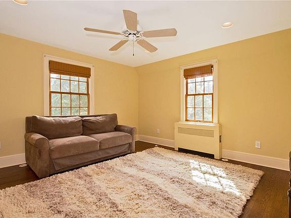 4th image of 88 Hartsdale Ave