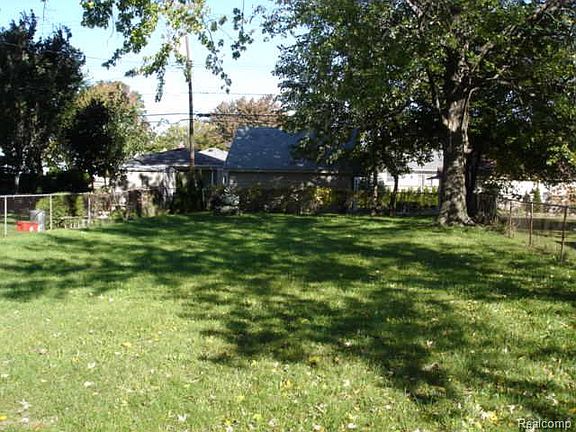 2nd image of 143 Andresen Ct