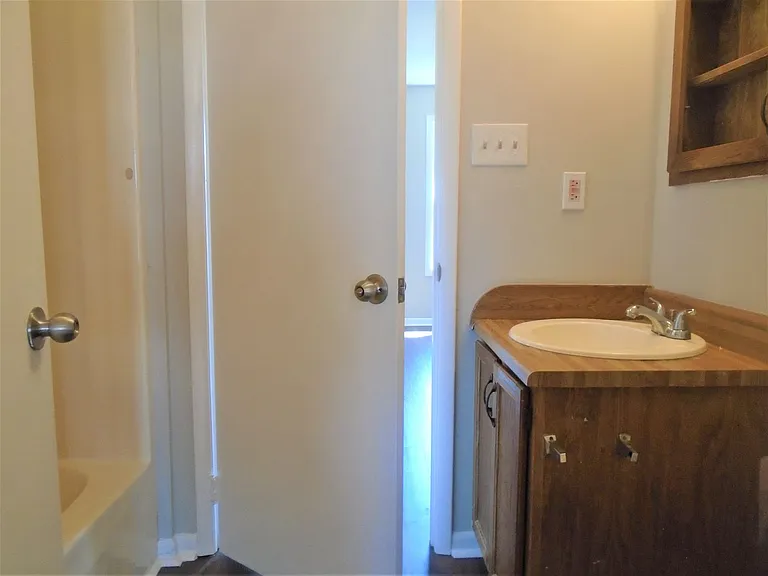 1603 Glenn St SW — Photo 7