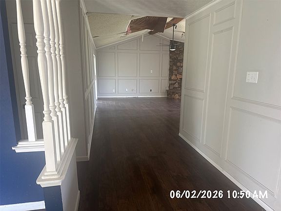 4th image of 4111 Mehalia Dr