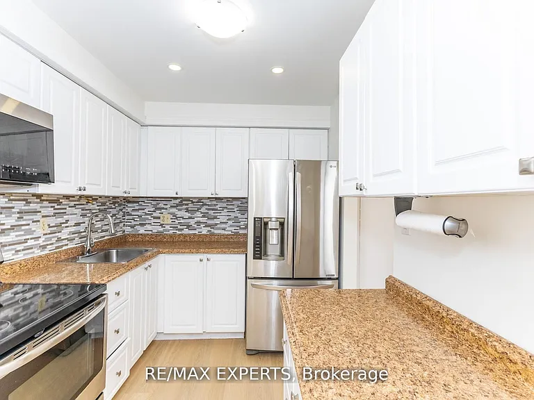 31 Carleton Pl — Photo 2