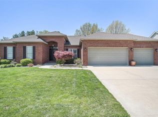 13 W Southcrest Cir, Edwardsville, IL 62025