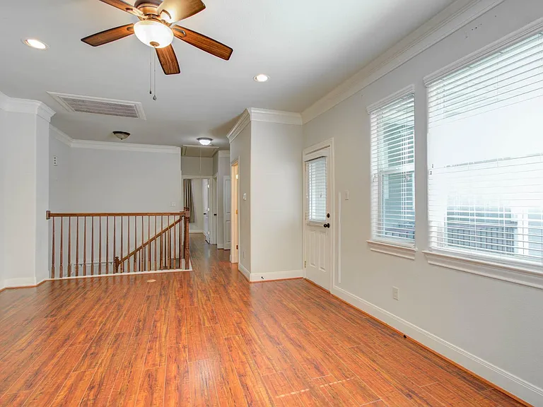 10205 Brooktree Dr — Photo 12