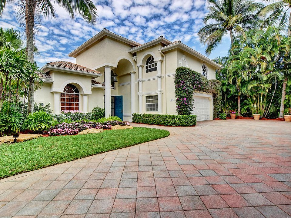 1st image of 10722 Greenbriar Villa Dr
