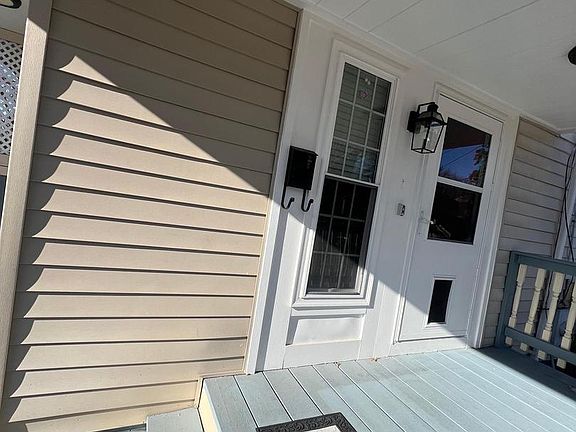 3rd image of 12220 Centerhill St