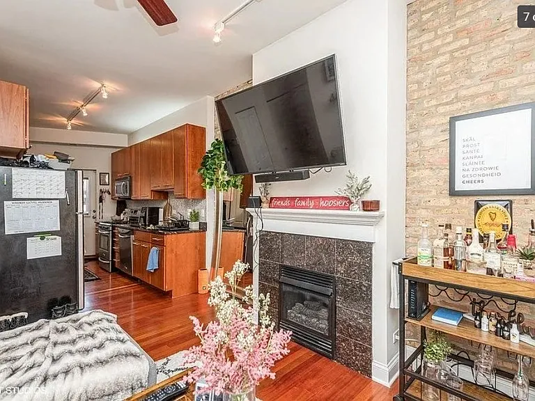 811 W Lill Ave #204 — Photo 3