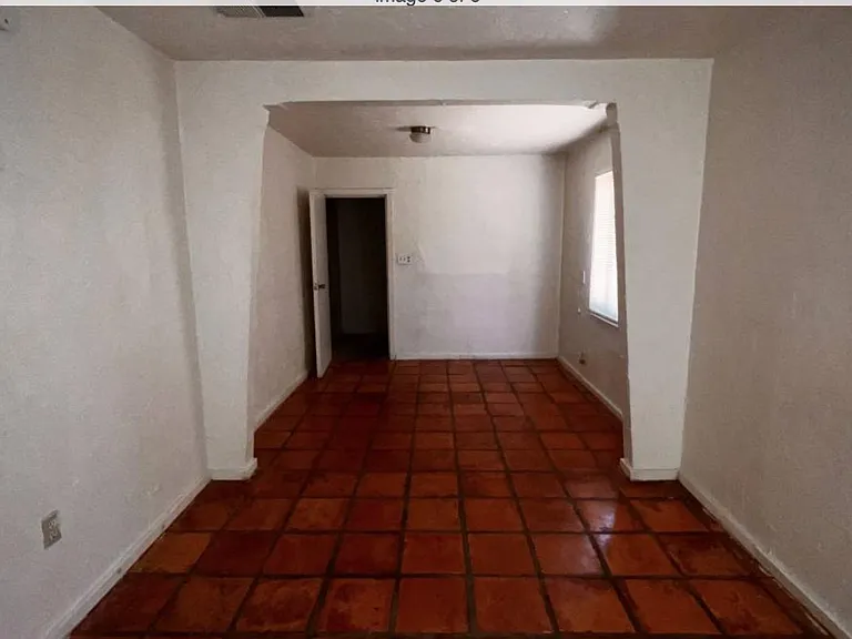 504 W Brown St — Photo 5