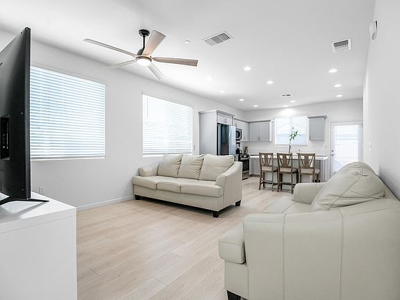 5th image of 3049 N Dudley Street