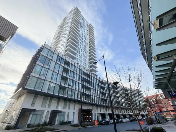3438 Sawmill Cres #321, Vancouver, BC V5S 0E3