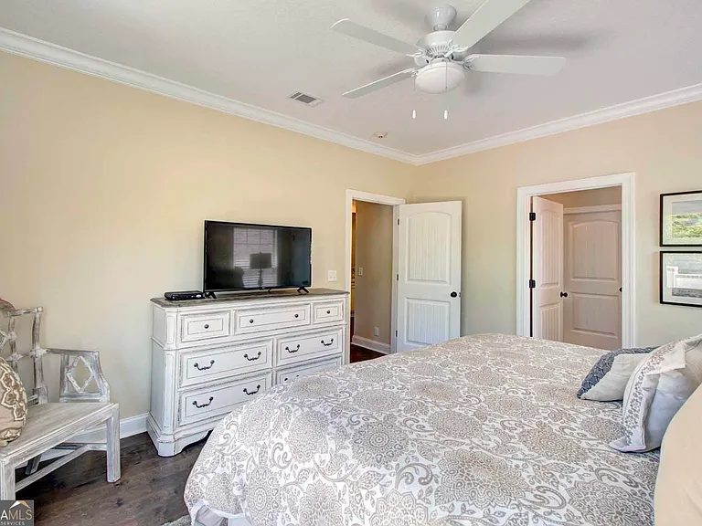 205 Mariners Cir — Photo 16