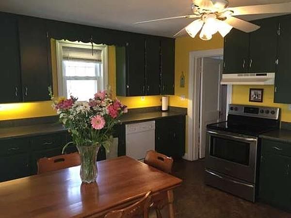 Our Green Farmhouse Kitchen - North of Boston, Massachusetts :  r/AmateurRoomPorn