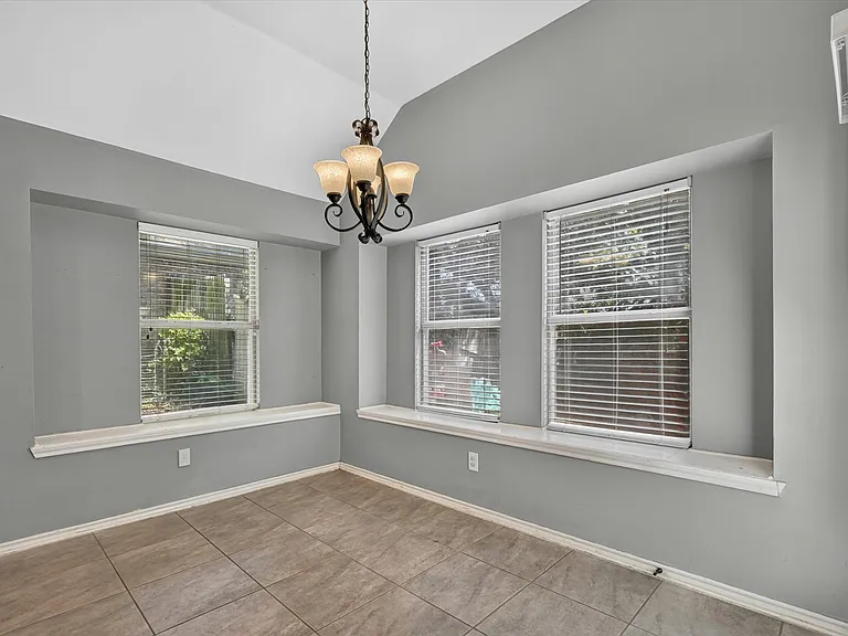 2720 Windstone Way — Photo 11