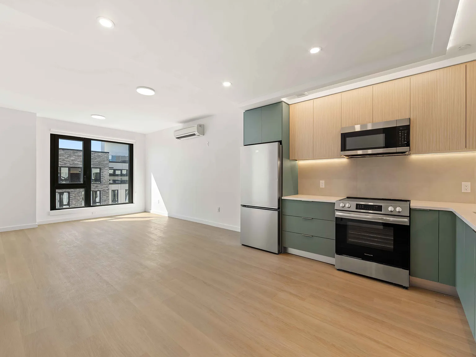 2201 Beverley Road — Photo 4