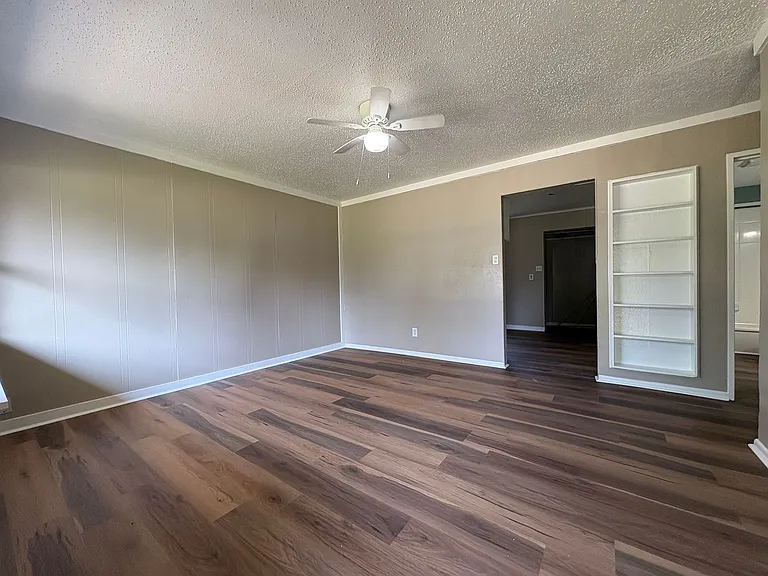 3044 Amherst St — Photo 3