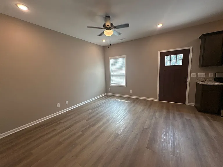 513 West End Circle — Photo 3