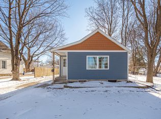 337 14th St NW, Faribault, MN 55021