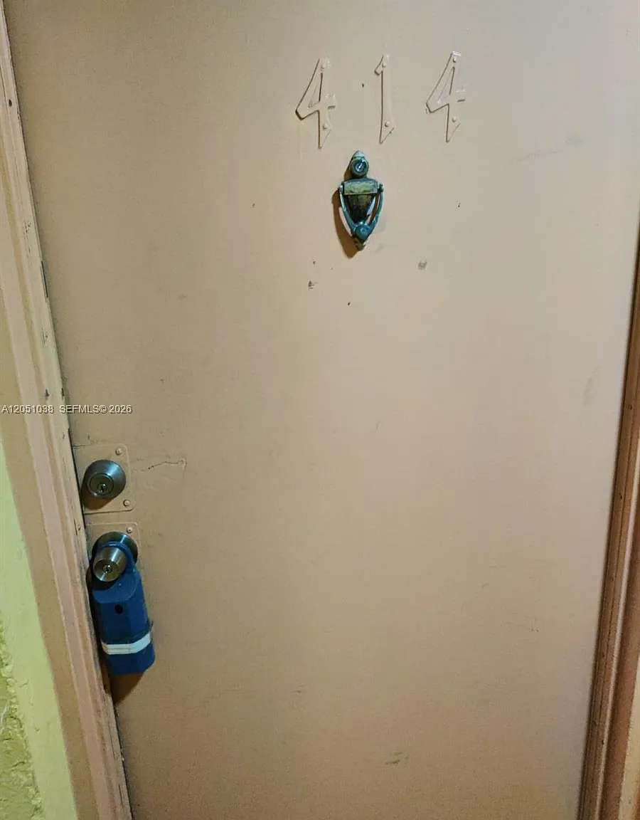 Las Estrellas Condo — Photo 2
