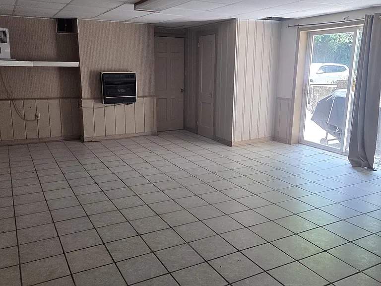 919 SE Greenville Blvd — Photo 10
