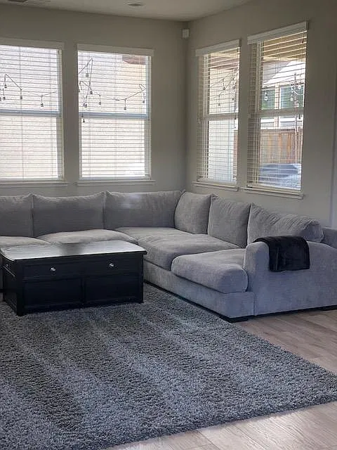 4 bed, 2.5 bath, 1762 sqft, $4,350 — Photo 4
