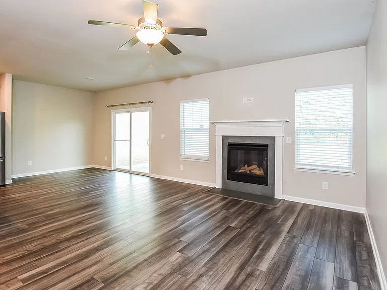 6068 Hickory Creek Ct — Photo 7