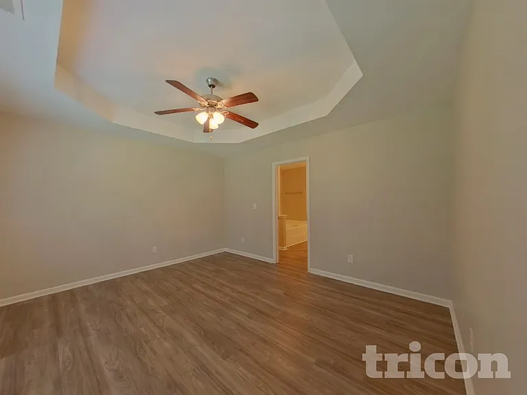 6235 Leslie Dr — Photo 7