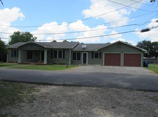 621 E E St, Rayne, LA 70578