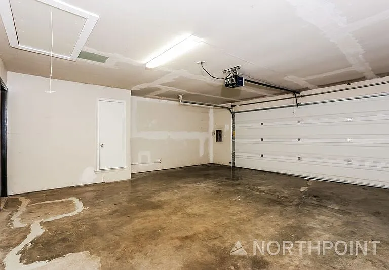 422 Ash Ln — Photo 14