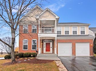 585 Shepherd Ln, Geneva, IL 60134