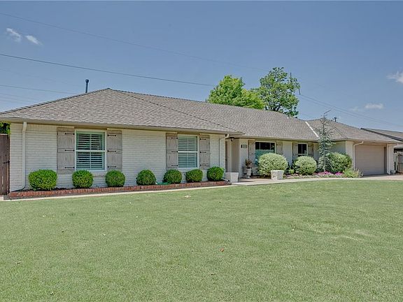 2nd image of 8509 Lakehurst Dr