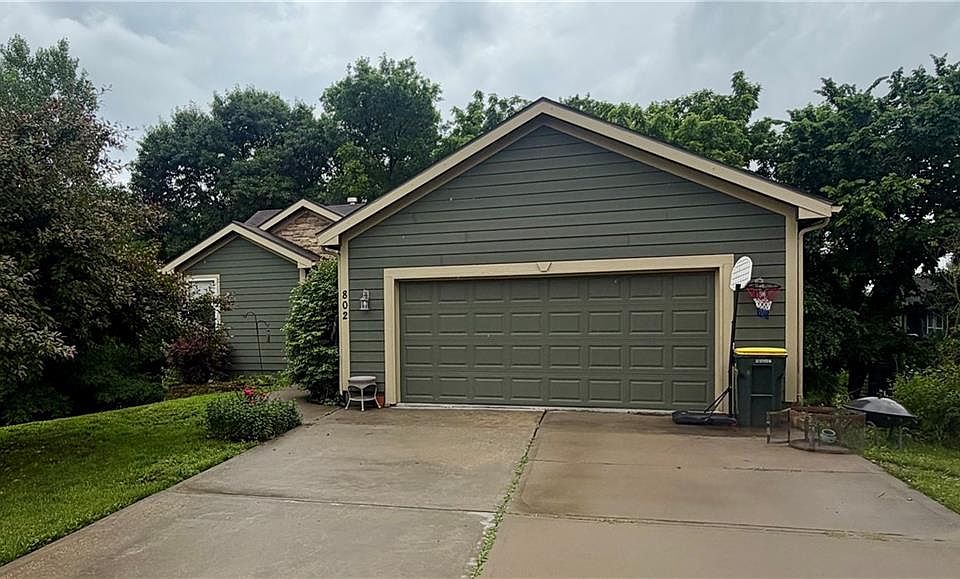 1st image of 802 Hithergreen Ct