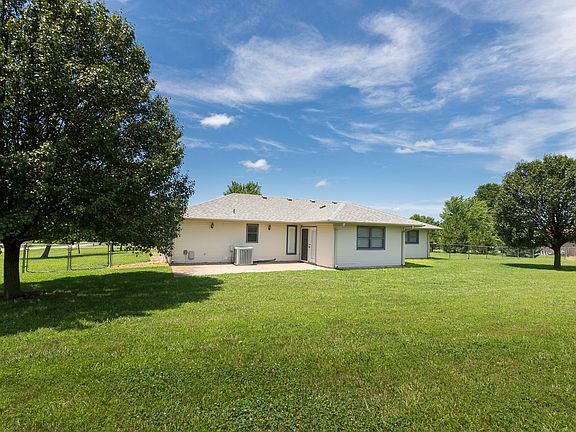 4th image of 2508 Big Horn Ln