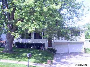 5072 S 105th St, Omaha, NE 68127