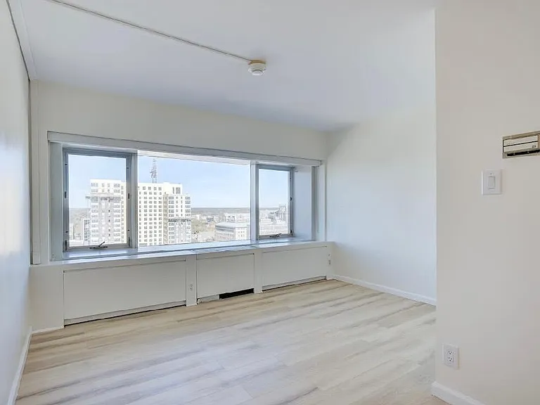555 E William St #16G — Photo 3