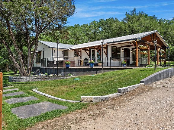 3rd image of 384 Fort Graham Rd