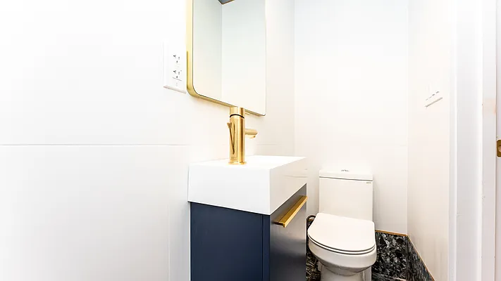 Rented by Nooklyn NYC LLC | media 19