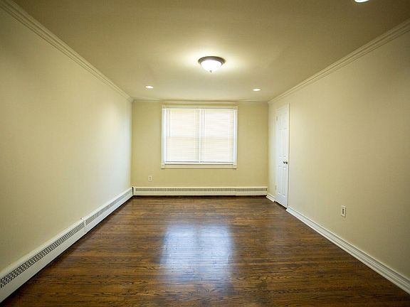 4th image of 6430 1/2 Tulip St