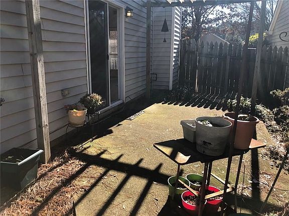 5th image of 1812 Commonwealth Dr