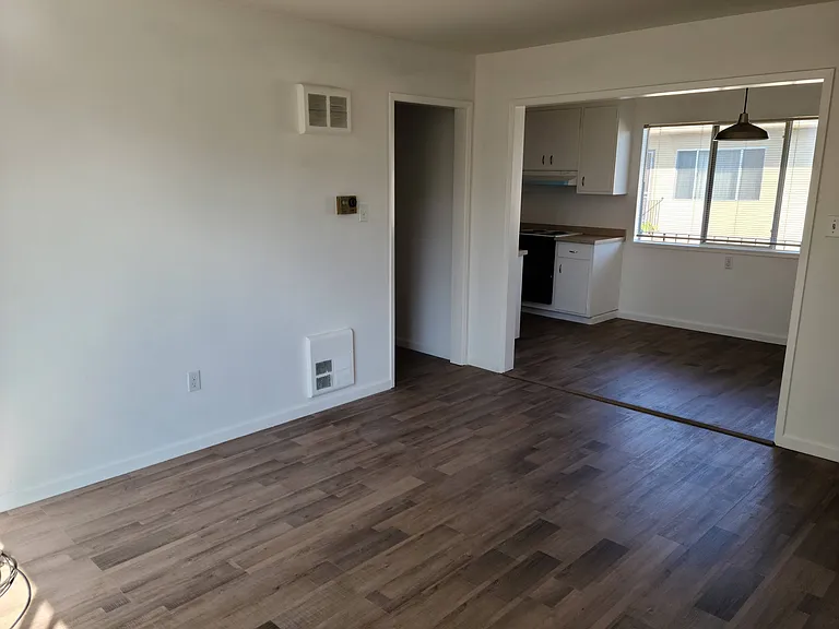 1820 Santa Clara Ave #403 — Photo 3